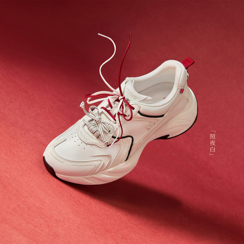 思加图2026春季新款幸运马蹄老爹鞋厚底增高运动休闲鞋女EJB07AM6