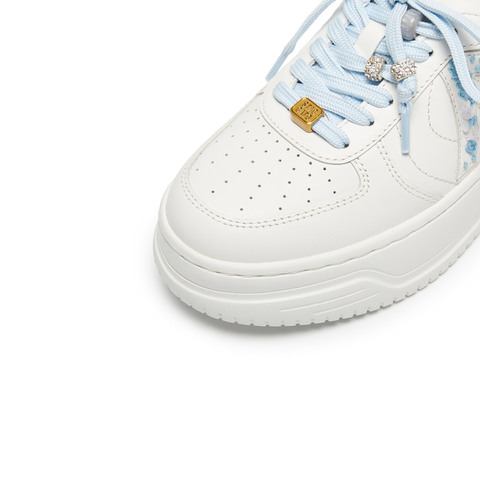 思加图2026春季新款百搭板鞋小白鞋厚底运动休闲鞋女鞋子EUW35AM6