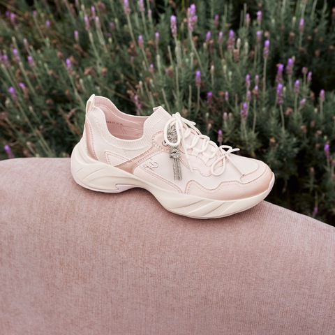 思加图2026春季新款老爹鞋运动休闲鞋厚底增高透气女鞋子EJB01AM6