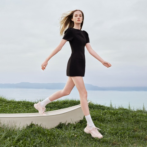 思加图2026春季新款老爹鞋运动休闲鞋厚底增高透气女鞋子EJB01AM6