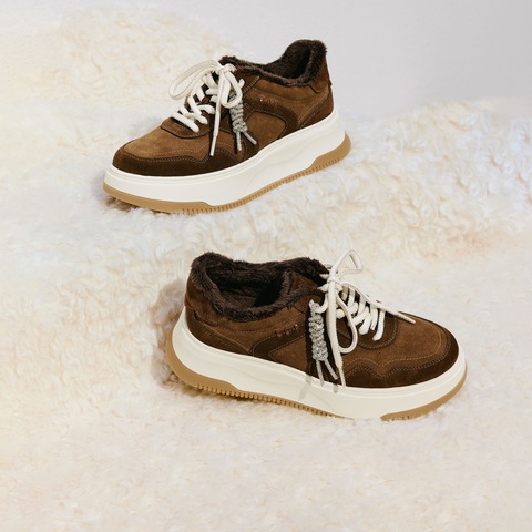 思加图2026春季新款百搭板鞋厚底增高运动休闲鞋小白鞋女L0063AM6