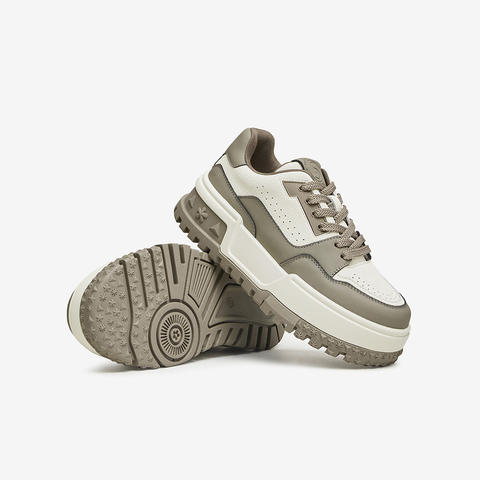 TATA/他她2024秋商场同款女简约学院百搭厚底圆头板鞋GDR01CM4