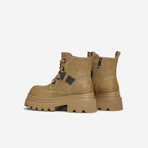 TATA/他她2024冬商场同款时尚休闲马丁靴女新款CGP01DD4