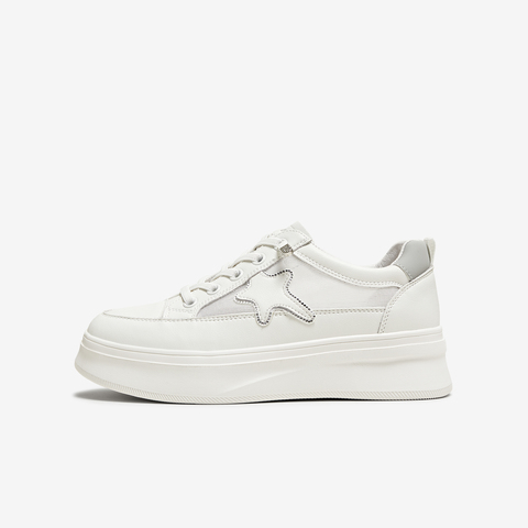 Tata/他她2024夏时尚百搭休闲板鞋女鞋WJN16BM4