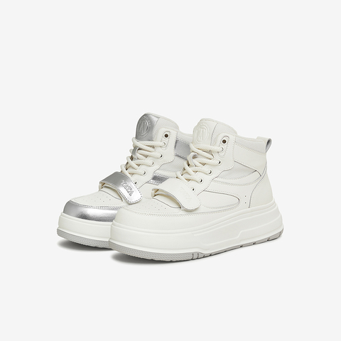 TATA/他她2025春商场同款时尚休闲板鞋女新款CZ901AD5