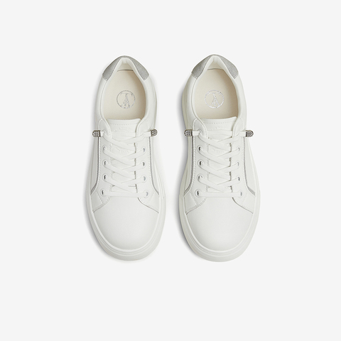 TATA/他她2025春商场同款时尚休闲板鞋女新款CYC01AM5