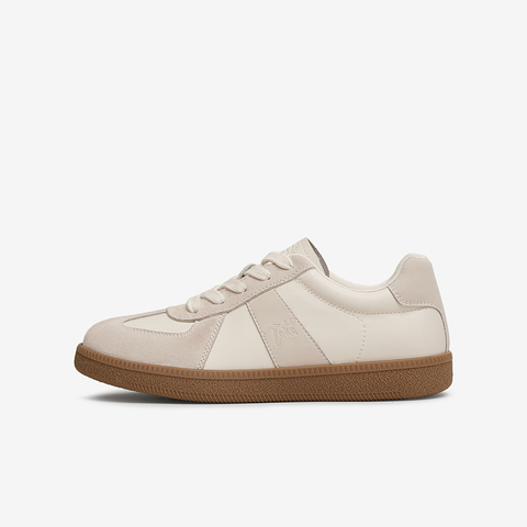 TATA/他她2025春商场同款时尚休闲德训鞋女新款SNK01AM5