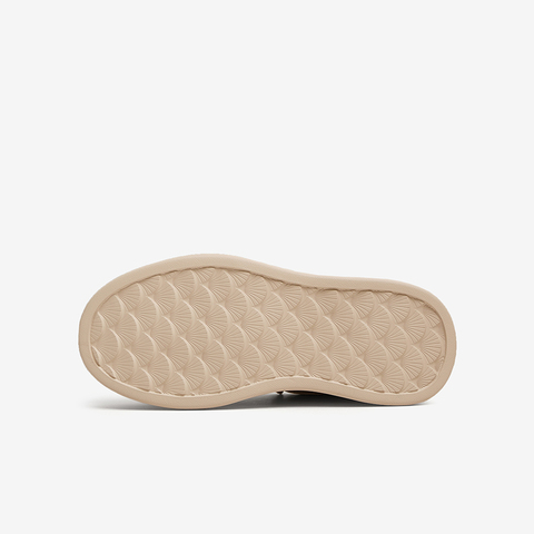 TATA/他她2025春商场同款时尚休闲板鞋女新款WH704AM5