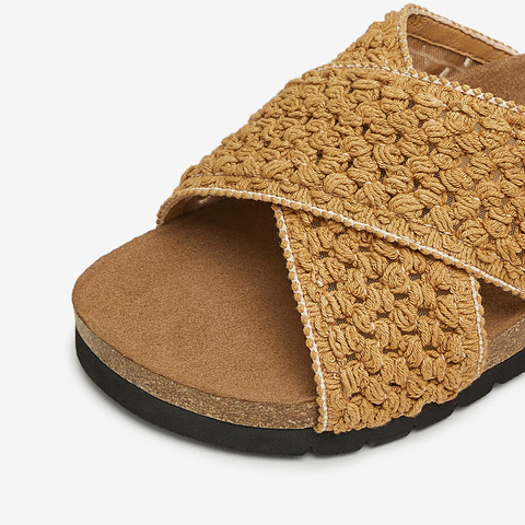 TATA/他她2025夏时尚休闲百搭拖鞋女新款YPU01BT5