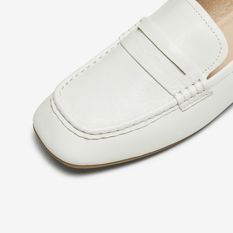 TATA/他她2025秋商场同款时尚简约休闲圆头女乐福鞋新款YXQ01CA5