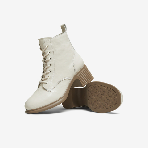 TATA/他她2025冬商场同款百搭时尚简约女马丁靴新款7A541DD5