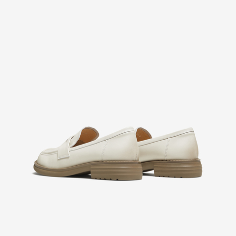 TATA/他她2025秋商场同款时尚休闲圆头女乐福鞋新款CG901CA5