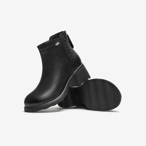 TATA/他她2025冬商场同款休闲百搭女时尚短靴新款CF901DD5