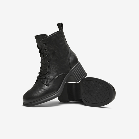 TATA/他她2025冬商场同款百搭时尚简约女马丁靴新款7A541DD5