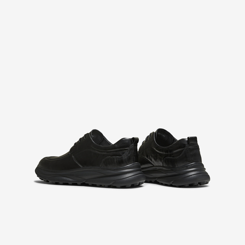 TATA/他她2025秋商场同款纯色舒适百搭休闲皮鞋男新款VQQ01CM5