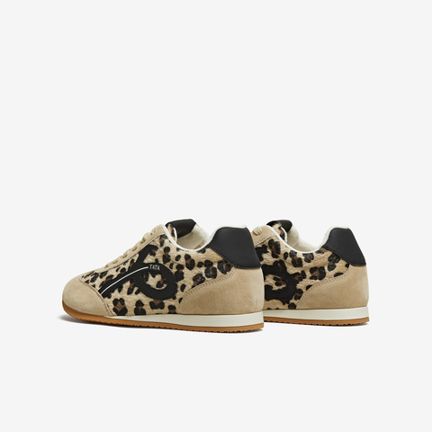 TATA/他她2025秋时尚休闲百搭女阿甘鞋新款EVN01CM5