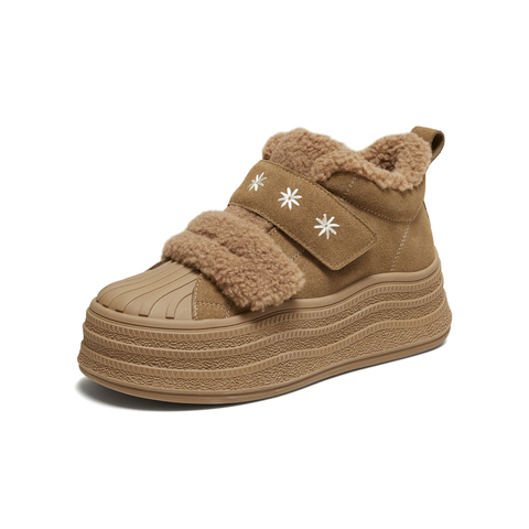 TATA/他她2025冬商场同款时尚百搭女休闲板鞋新款CT910DD5