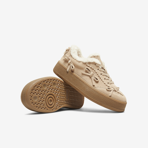 TATA/他她2025冬百搭时尚简约女板鞋薄绒新款