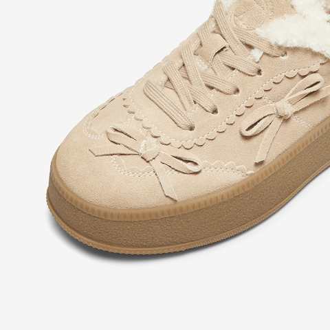 TATA/他她2025冬百搭时尚简约女板鞋薄绒新款