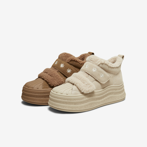 TATA/他她2025冬商场同款时尚百搭女休闲板鞋新款CT910DD5