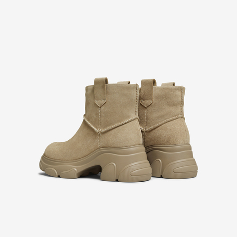 TATA/他她2025冬商场同款时尚百搭女休闲靴新款CEG10DD5