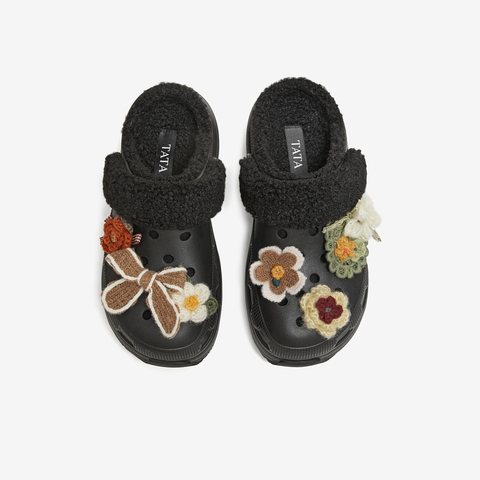 TATA/他她2025冬商场同款时尚休闲女洞洞鞋新款CM902DH5