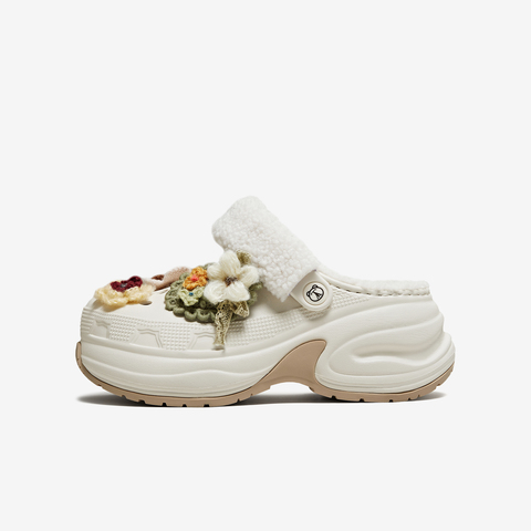 TATA/他她2025冬商场同款时尚休闲女洞洞鞋新款CM902DH5