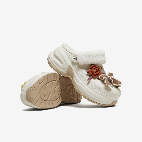 TATA/他她2025冬商场同款时尚休闲女洞洞鞋新款CM902DH5