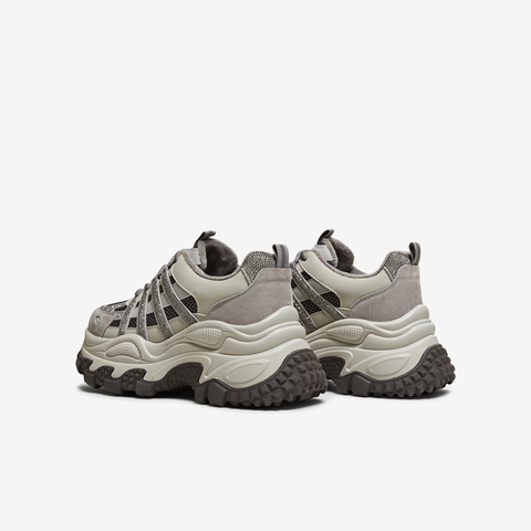 TATA/他她2026春商场同款时尚休闲百搭女老爹鞋新款CJY01AM6