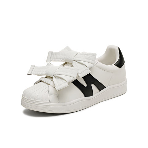 天美意2025夏新款休闲系带大蝴蝶结潮流韩系百搭女板鞋KB073BM5