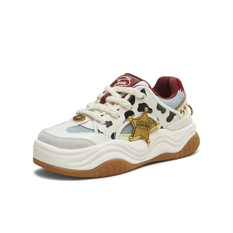 天美意2025冬新款商场同款玩具总动员联名板鞋女休闲鞋CIZ23DM5