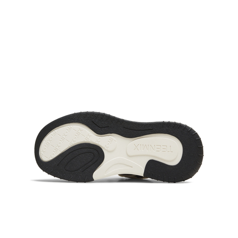 天美意2025冬新款商场同款玩具总动员联名板鞋女休闲鞋CIZ23DM5