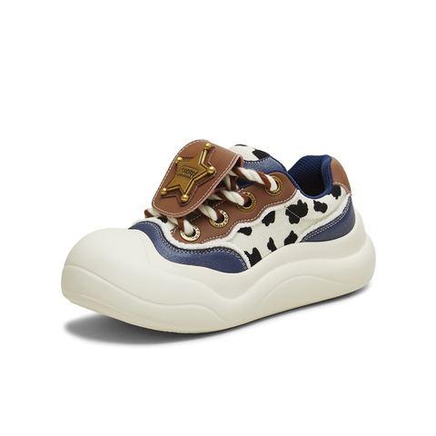 天美意2025冬新款商场同款玩具总动员联名板鞋女休闲鞋CP536DM5