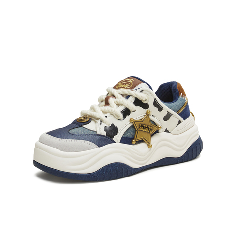 天美意2025冬新款商场同款玩具总动员联名板鞋女休闲鞋CIZ23DM5