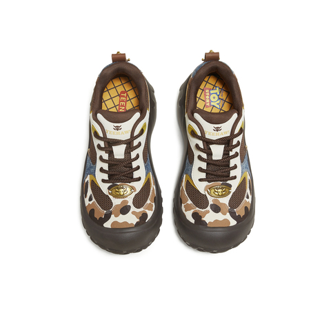 天美意2025冬新款商场同款玩具总动员联名女户外运动鞋CF923DM5