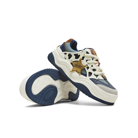 天美意2025冬新款商场同款玩具总动员联名休闲男板鞋C5J04DM5