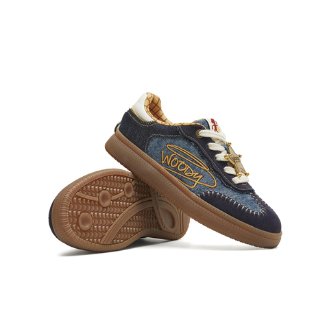 天美意2025冬新款商场同款玩具总动员联名复古女德训鞋CEL22DM5