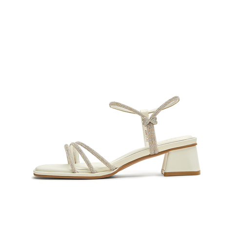 天美意2025夏新款粗跟通勤珠光时装凉鞋法式女一字带凉鞋KI012BL5