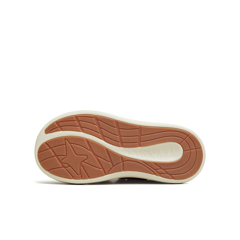 天美意2025冬新款商场同款玩具总动员联名板鞋女休闲鞋CP536DM5