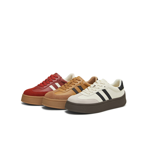 天美意2025冬新款简约休闲德训鞋通勤舒适女休闲鞋KG142DM5