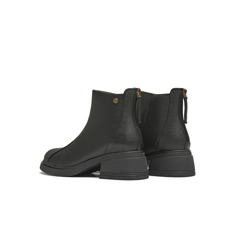 天美意2025冬新款商场同款百搭复古潮流纯色女时装靴BL651DD5