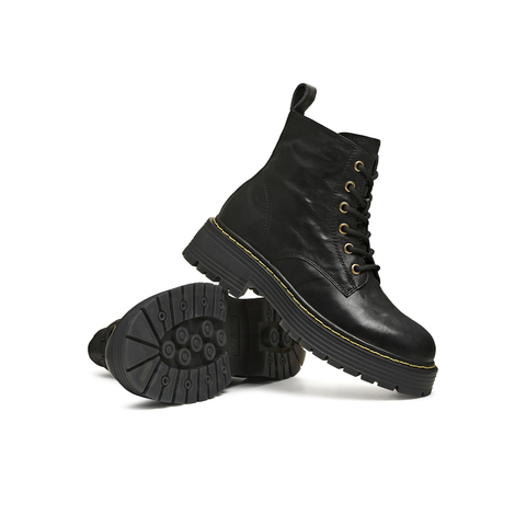 天美意2025冬新款圆头复古纯色系带户外运动女马丁靴KDX22DD5