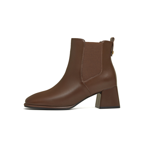 天美意2025冬新款粗跟经典简约百搭短靴女时装靴KNZ29DD5