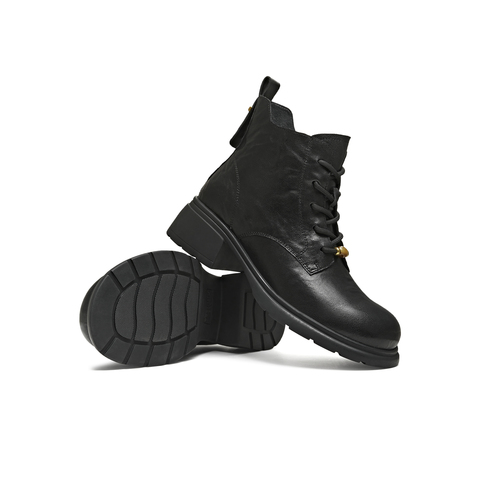 天美意2025冬新款圆头复古纯色系带通勤上班女马丁靴KDX23DD5