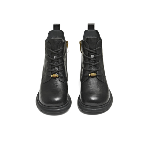 天美意2025冬新款圆头复古纯色系带通勤上班女马丁靴KDX23DD5