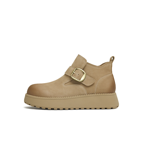 天美意2025冬新款复古纯色圆头厚底百搭潮流女时装靴KNZ28DD5