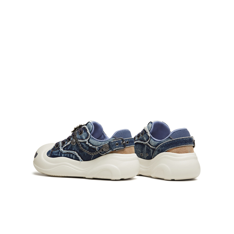 天美意2026春新款商场同款小猫小狗挂件复古百搭女板鞋CIK27AM6