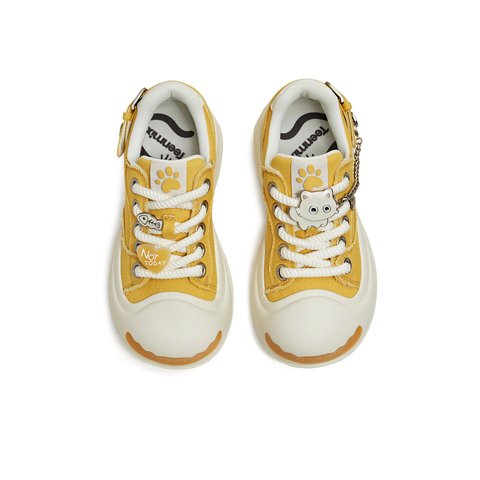 天美意2026春新款商场同款小猫小狗挂件复古百搭女板鞋CIK27AM6