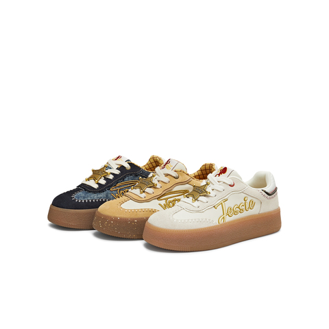 天美意2026春新款商场同款玩具总动员联名复古女德训鞋KG147AM6