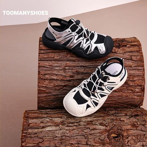 Toomanyshoes女鞋2024新款打水仗橡胶鞋头踢不烂后空银色包头凉鞋